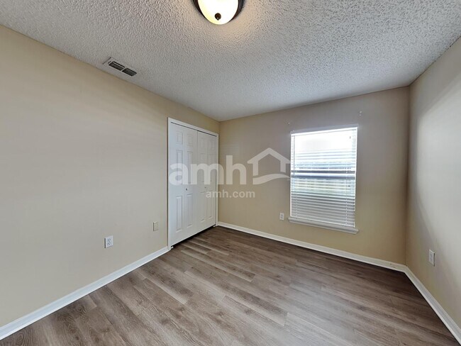 Building Photo - 5276 Mansford Pl
