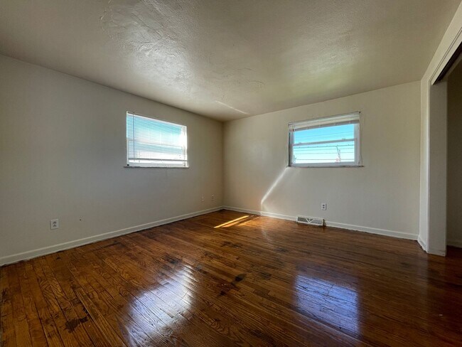 Building Photo - 4105 Sullivant Ave