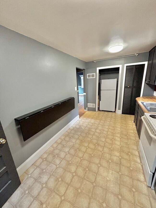 Building Photo - Chic One-Bedroom Getaway in Golden – Comfort, Style & Colorado Adventure!
