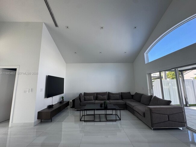 Building Photo - 3321 SW 51st St