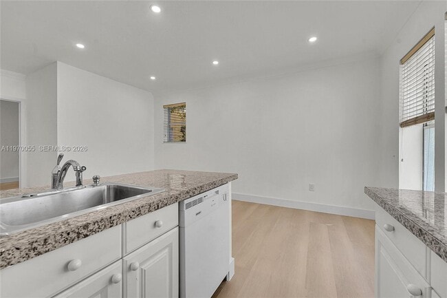 Building Photo - 1027 Pennsylvania Ave