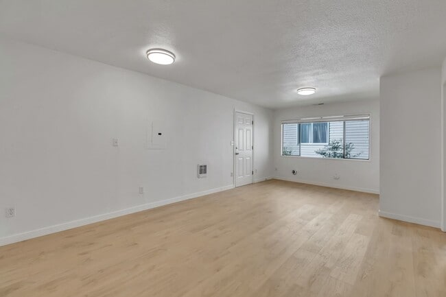 Building Photo - Charming 3 bed/1bath Lynnwood Home