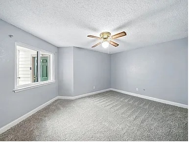 Building Photo - 2312 Balsam Dr