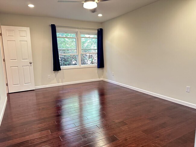 Building Photo - 4021 Campana Dr