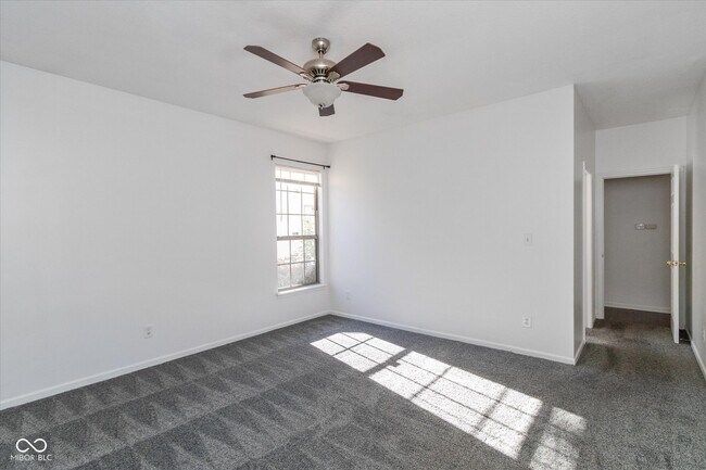 Building Photo - 10276 Lakeland Dr