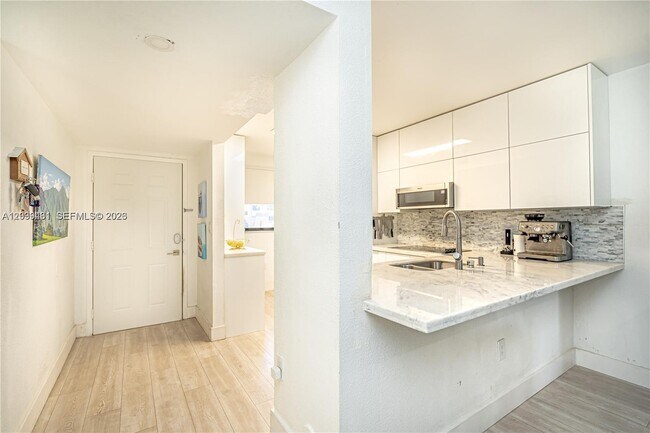 Building Photo - 9856 Nob Hill Ln