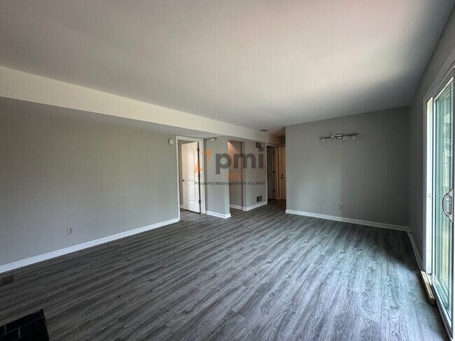 Building Photo - 1031 W 59th Pl