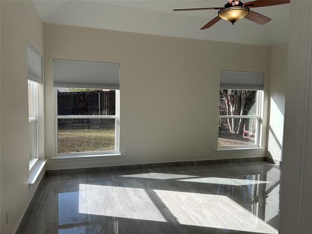 Building Photo - 304 Glen Hollow