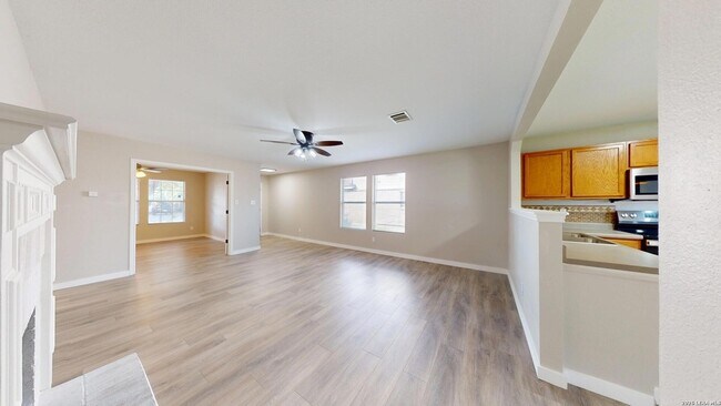 Building Photo - 145 S Willow Way