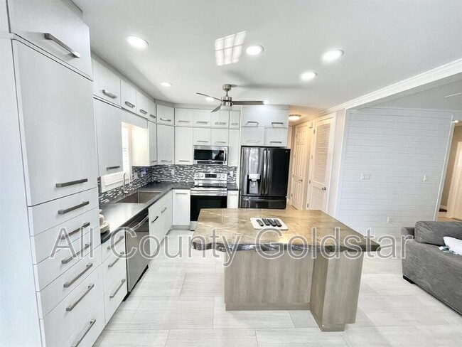 Building Photo - 4254 Flamingo Blvd