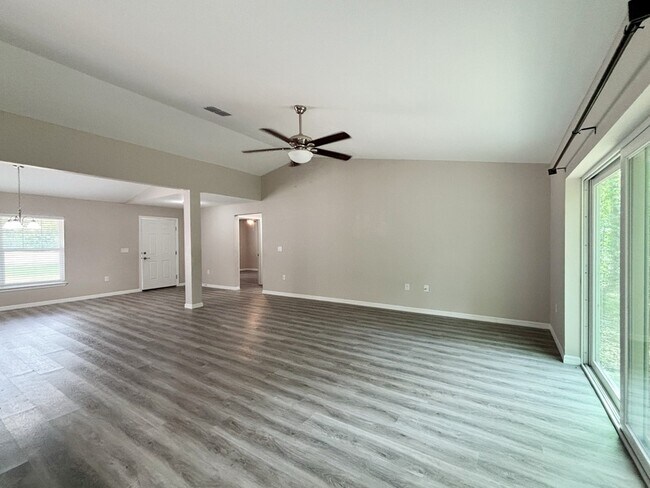 Building Photo - 9892 SW 189th Cir