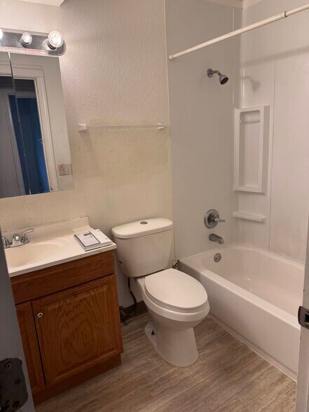 Building Photo - 276 Fireoved Dr