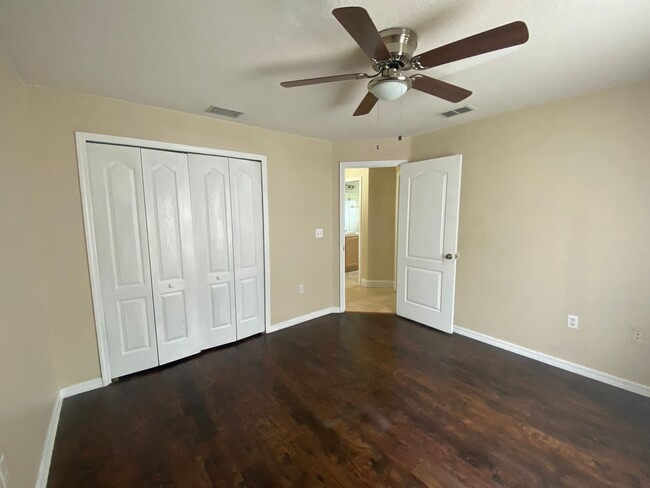 Building Photo - House for rent