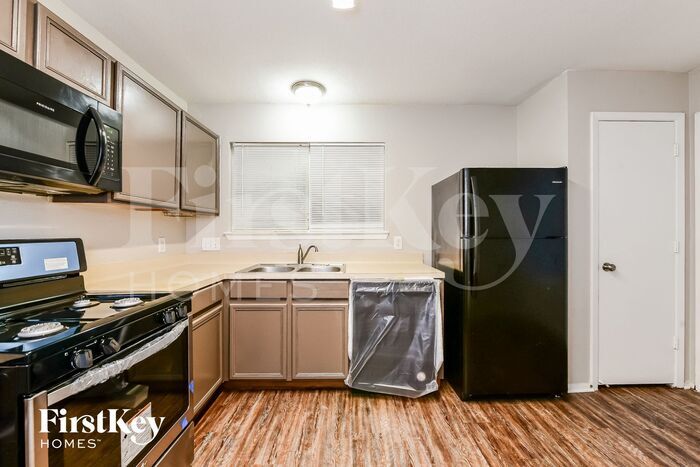 Building Photo - 6113 Elton Knolls St