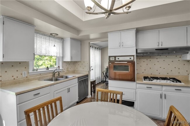 Building Photo - 82 Cherrywood Dr
