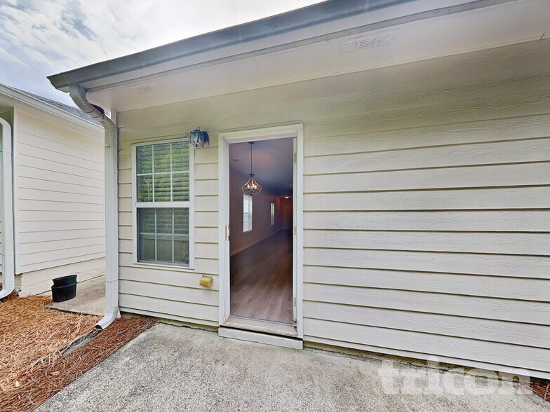 Building Photo - 1642 Donovans Rdg NW Kennesaw GA
