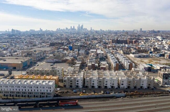 Building Photo - 2142 Kensington Walk