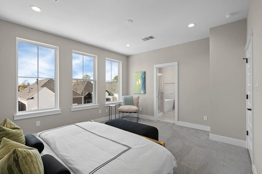 Building Photo - 5824 Highland Sun Ln
