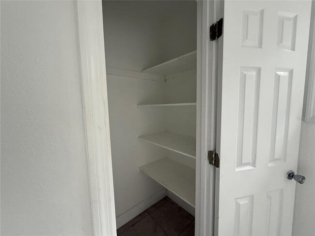 Building Photo - 1345 Drew St