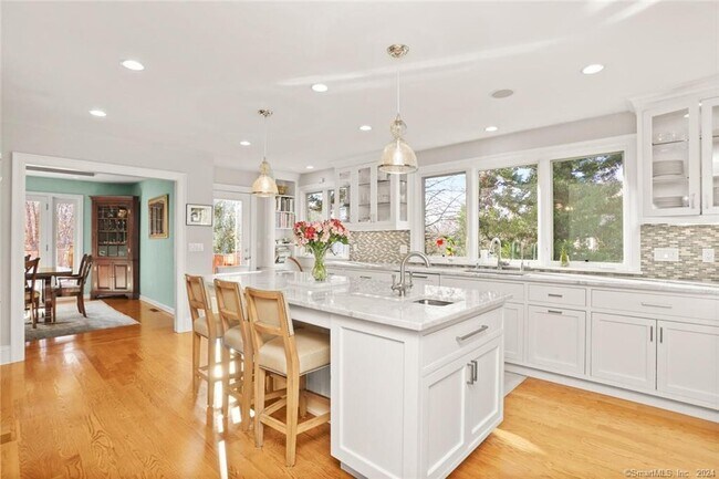 Building Photo - 12 Signal Ln