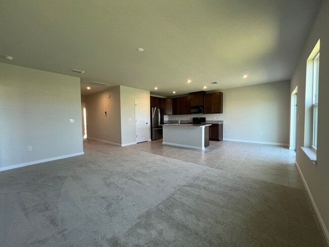 Building Photo - Beautiful  3 bedroom 2 bathroom House Comi...