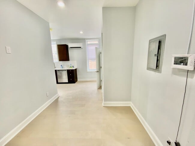 Building Photo - 1247 Snyder Ave