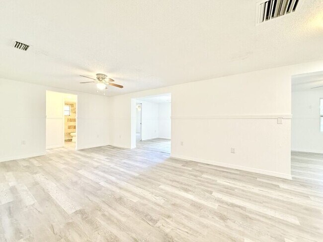 Building Photo - 5707 Quist Dr