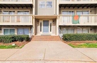Building Photo - Freshly Renovated 3BR Condo Steps from UNC...