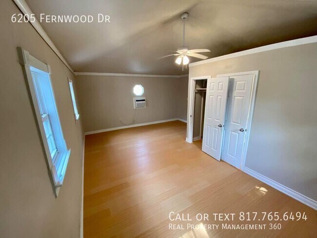 Building Photo - 6205 Fernwood Dr