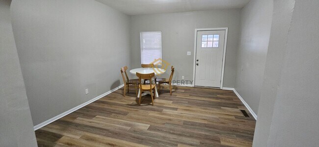 Building Photo - 933-935 N Dearborn St