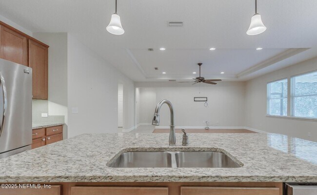 Building Photo - 11324 Glenlaurel Estates Dr