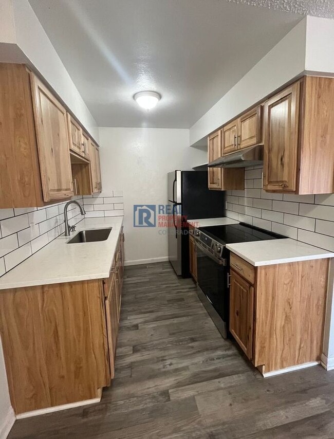 Building Photo - 1303 Coffman St