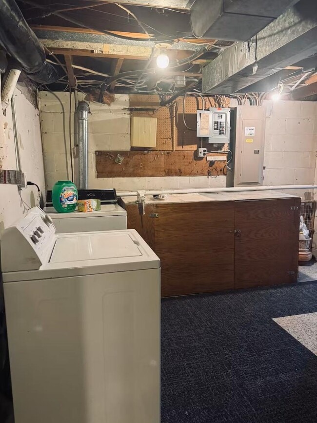 Building Photo - 1062 Glenhill Rd