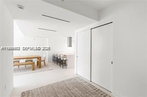 Building Photo - 9901 W Bay Harbor Dr