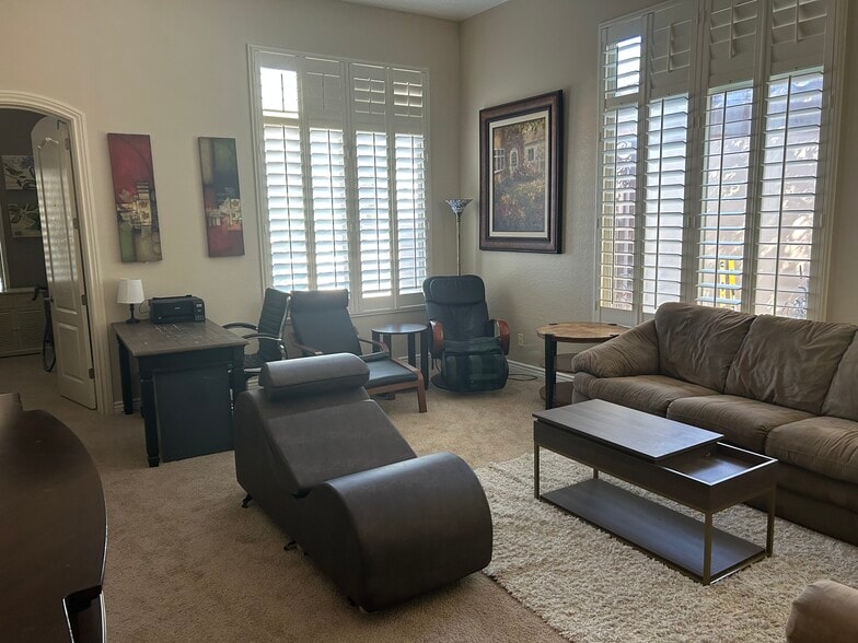 Large Family Room - 11511 E Caribbean Ln