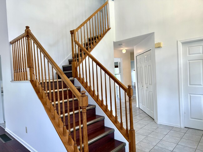 Building Photo - 2341 Timbercrest Ct