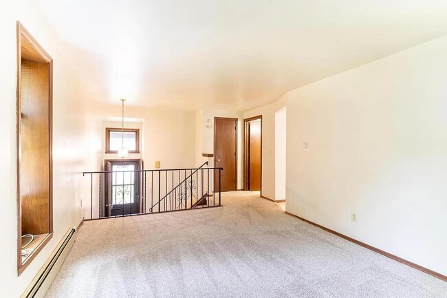 Building Photo - 1701 Saint Agnes Dr