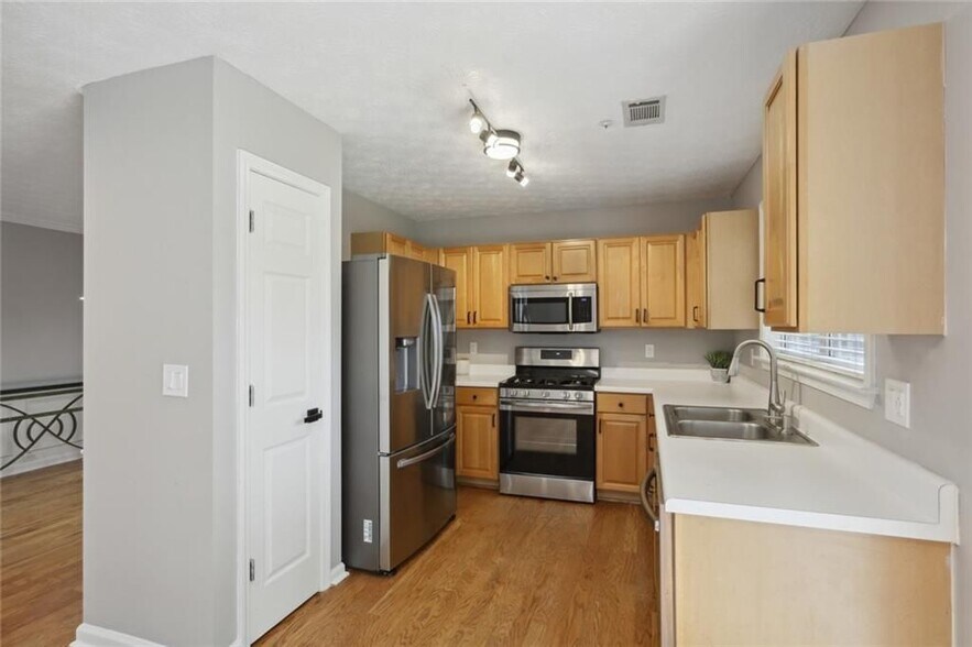 Building Photo - 1328 Glenover Way
