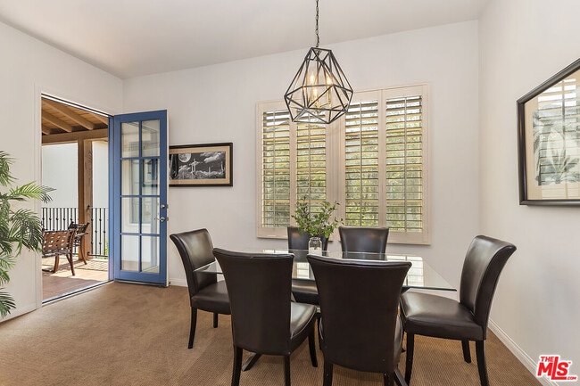 Building Photo - 48613 Classic Dr