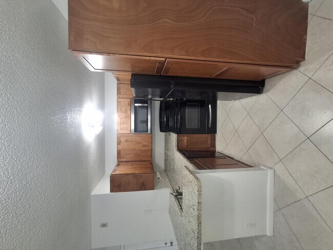 Building Photo - 741 Lyons Rd