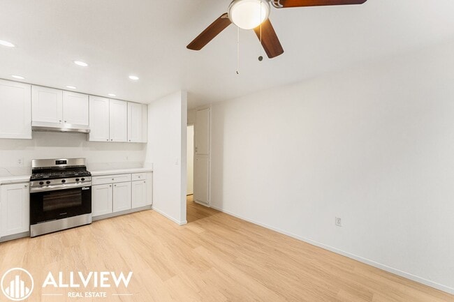 Building Photo - 16572 Sabot Ln