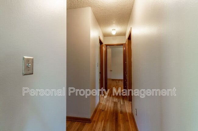 Building Photo - 4705 NW Harney St