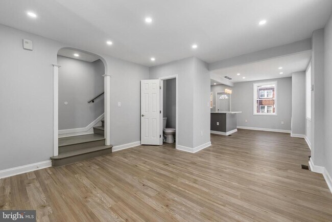 Building Photo - 1401 18th Pl SE