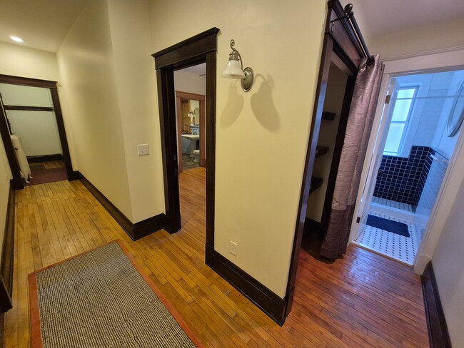 Building Photo - 1311 Yale Pl