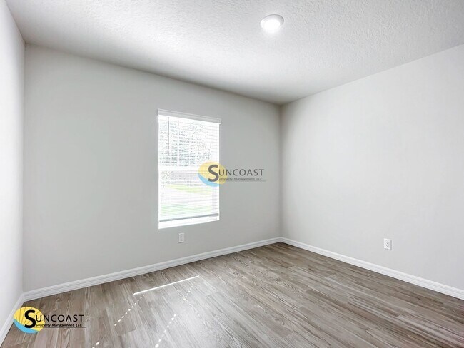 Building Photo - 19 Wood Amber Ln