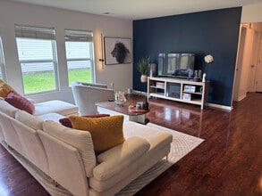 Building Photo - 412 Vinicio Dr