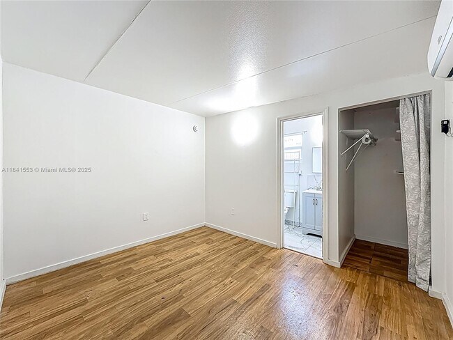 Building Photo - 1110 N 58th Ave