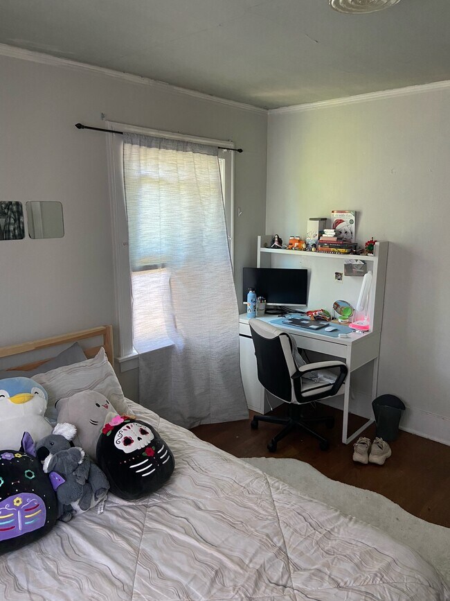 bedroom - 5231 12th Ave NE