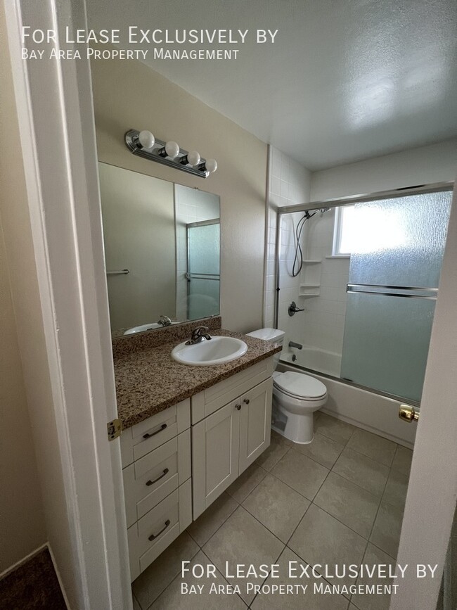 Building Photo - Two-story, 2BR, 1.5BA apartment in The Old...