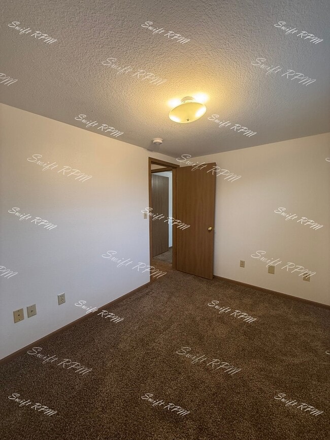 Building Photo - 706 W 25th St